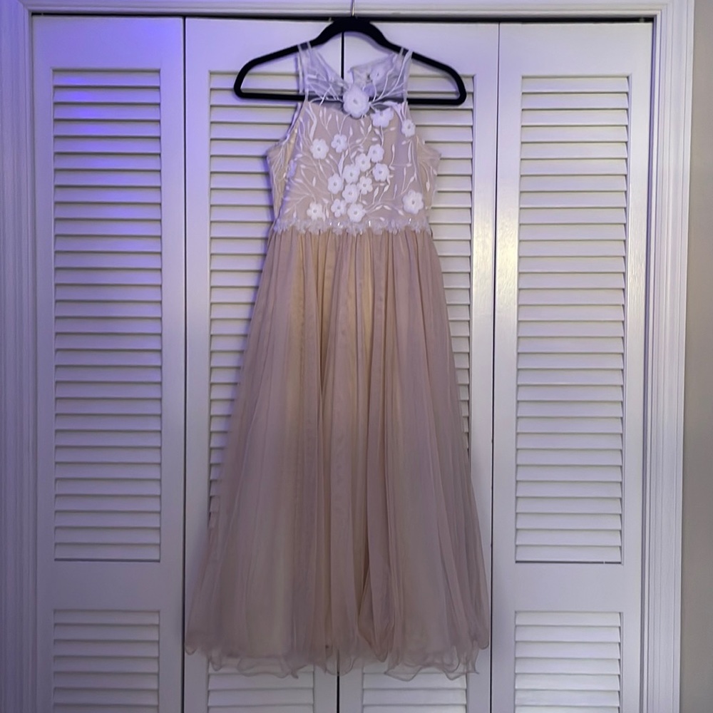 Formal long and nude flowery dress